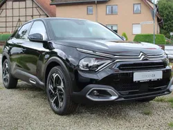 Lackierung schwarz perla nera Gebraucht 2024 Citroën C4 PureTech Kleinwagen | 27.450 €