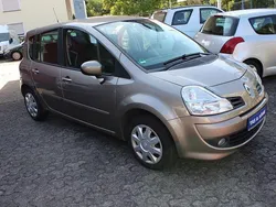 Beige Gebraucht 2010 Renault Grand Modus Dynamique Van / Kleinbus | 4.490 € (Fairer Preis)