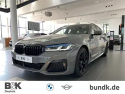 Grau Gebraucht 2022 BMW 520 M Sport Kombi | 65.900 €
