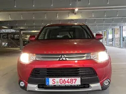 Rot Gebraucht 2015 Mitsubishi Outlander Classic Collection Plus SUV | 14.250 € (Superpreis)