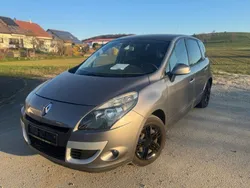 Grau Gebraucht 2009 Renault Scénic III Van / Kleinbus | 3.499 € (Fairer Preis)
