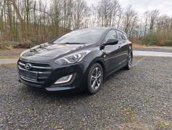 Schwarz Gebraucht 2015 Hyundai i30 Trend Kombi | 3.450 € (Superpreis)