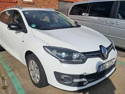 Weiß Gebraucht 2015 Renault Mégane III Expression Limousine | 6.480 € (Etwas zu teuer)