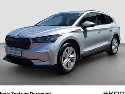 Brilliantsilber metallic Gebraucht 2024 Skoda Enyaq iV Loft SUV | 26.998 € (Fairer Preis)
