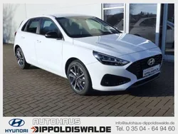 Weiß Gebraucht 2024 Hyundai i30 Advantage Limousine | 18.990 € (Superpreis)