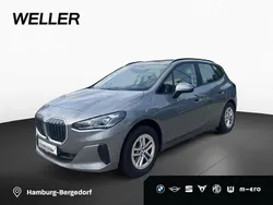 Skyscraper grau (grau) Gebraucht 2023 BMW 218 Active Tourer Performance Van / Kleinbus | 29.890 € (Guter Preis)