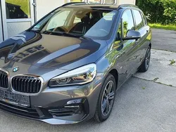 Grau Gebraucht 2018 BMW 218 Active Tourer Sport Line Van / Kleinbus | 17.950 € (Fairer Preis)