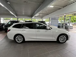 Alpinweiss 3 Gebraucht 2022 BMW 318 Advantage Kombi | 27.950 € (Fairer Preis)