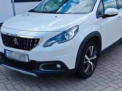 Weiß Gebraucht 2019 Peugeot 2008 Allure SUV | 13.900 € (Fairer Preis)