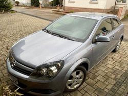 Silber Gebraucht 2005 Opel Astra GTC Limousine | 2.500 € (Teuer)