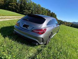 Grau Gebraucht 2017 Mercedes CLA45 AMG Shooting Brake AMG Kombi | 25.100 € (Fairer Preis)