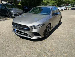 Silber Gebraucht 2020 Mercedes A250 AMG line Limousine | 29.390 € (Etwas zu teuer)