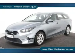 Grau (metallic) Gebraucht 2023 Kia Ceed Kombi | 18.600 € (Etwas zu teuer)