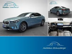 Grün Gebraucht 2023 BMW 520 Sport Line Limousine | 51.190 € (Superpreis)