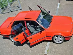 Rot Gebraucht 1990 BMW 325 Limousine | 19.885 €