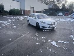 Weiß Gebraucht 2015 Opel Insignia Kombi | 8.500 € (Fairer Preis)