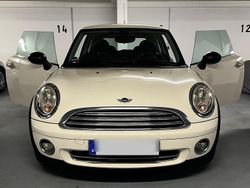 Weiß Gebraucht 2010 Mini ONE Kleinwagen | 5.200 €