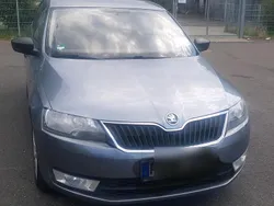 Silber Gebraucht 2013 Skoda Rapid Limousine | 4.999 € (Guter Preis)