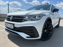 Weiß Gebraucht 2023 VW Tiguan Allspace R-line SUV | 40.990 € (Etwas zu teuer)