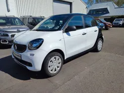 Weiß/schwarz Gebraucht 2019 Smart ForFour Limousine | 12.999 € (Fairer Preis)