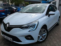 Weiß Gebraucht 2020 Renault Clio V Business Limousine | 10.890 € (Fairer Preis)
