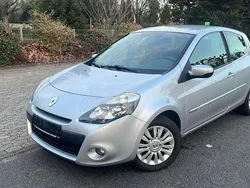 Silber Gebraucht 2009 Renault Clio II Kleinwagen | 2.999 € (Fairer Preis)
