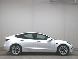 Weiss Gebraucht 2022 Tesla Model 3 RWD Limousine | 24.380 € (Guter Preis)