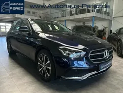 Blau Gebraucht 2023 Mercedes E300 Avantgarde Kombi | 43.979 € (Etwas zu teuer)