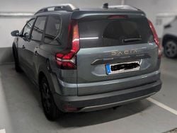 Grün Gebraucht 2024 Dacia Jogger Extreme Van / Kleinbus | 18.000 € (Guter Preis)