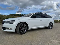 Weiß Gebraucht 2017 Skoda Superb SportLine Kombi | 21.990 € (Fairer Preis)