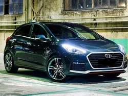 Schwarz Gebraucht 2016 Hyundai i30 Turbo Limousine | 10.950 € (Fairer Preis)