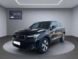 Onyx black / metallic Gebraucht 2022 Volvo XC40 Plus SUV | 32.570 € (Fairer Preis)