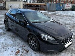 Schwarz Gebraucht 2015 Volvo V40 Ocean Race Limousine | 7.900 € (Guter Preis)