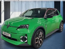 Pop green!, black pearlschwar Gebraucht 2024 Renault R5 Komfort Kleinwagen | 29.970 €