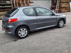 Gebraucht 2009 Peugeot 206+ Kleinwagen | 2.200 € (Fairer Preis)