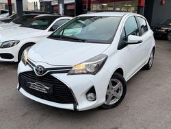 Weiß Gebraucht 2015 Toyota Yaris Comfort Limousine | 8.999 € (Fairer Preis)