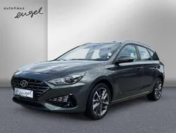 Silber Gebraucht 2022 Hyundai i30 Trend Kombi | 17.989 € (Fairer Preis)