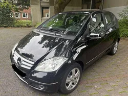 Schwarz Gebraucht 2012 Mercedes A160 Avantgarde Van / Kleinbus | 8.990 € (Fairer Preis)