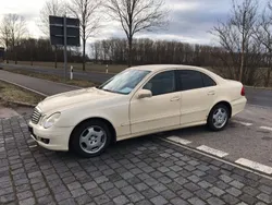 Beige Gebraucht 2008 Mercedes E200 Limousine | 2.980 €