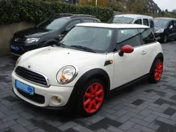 Weiß Gebraucht 2012 Mini ONE Kleinwagen | 6.380 € (Etwas zu teuer)