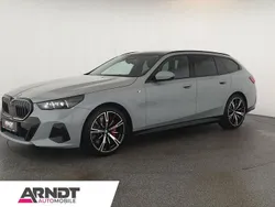 M brooklyn grau Gebraucht 2025 BMW 540 Comfort Edition Kombi | 67.484 € (Superpreis)
