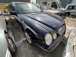Schwarz Gebraucht 2002 Mercedes E280 Limousine | 5.488 €
