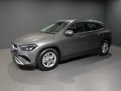 Metalliclack mountaingrau Gebraucht 2025 Mercedes GLA180 SUV | 39.800 € (Etwas zu teuer)