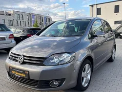 Grau Gebraucht 2010 VW Golf Plus Cross Team Van / Kleinbus | 8.290 € (Fairer Preis)