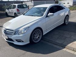 Weiß Gebraucht 2009 Mercedes E500 Avantgarde Coupé | 17.800 € (Fairer Preis)