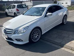 Weiß Gebraucht 2009 Mercedes E500 Avantgarde Coupé | 20.999 € (Fairer Preis)