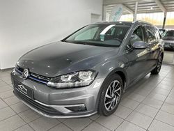 Indiumgrau metallic Gebraucht 2018 VW Golf VII Kombi | 16.490 € (Fairer Preis)