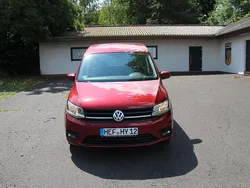 Rot Gebraucht 2016 VW Caddy Van / Kleinbus | 28.000 €