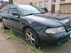 Schwarz Gebraucht 2000 Audi A4 Kombi | 1.800 € (Guter Preis)