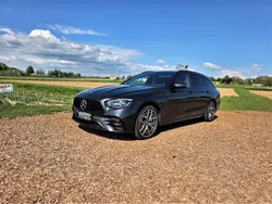 Grau Gebraucht 2021 Mercedes E300 AMG Kombi | 33.900 € (Fairer Preis)